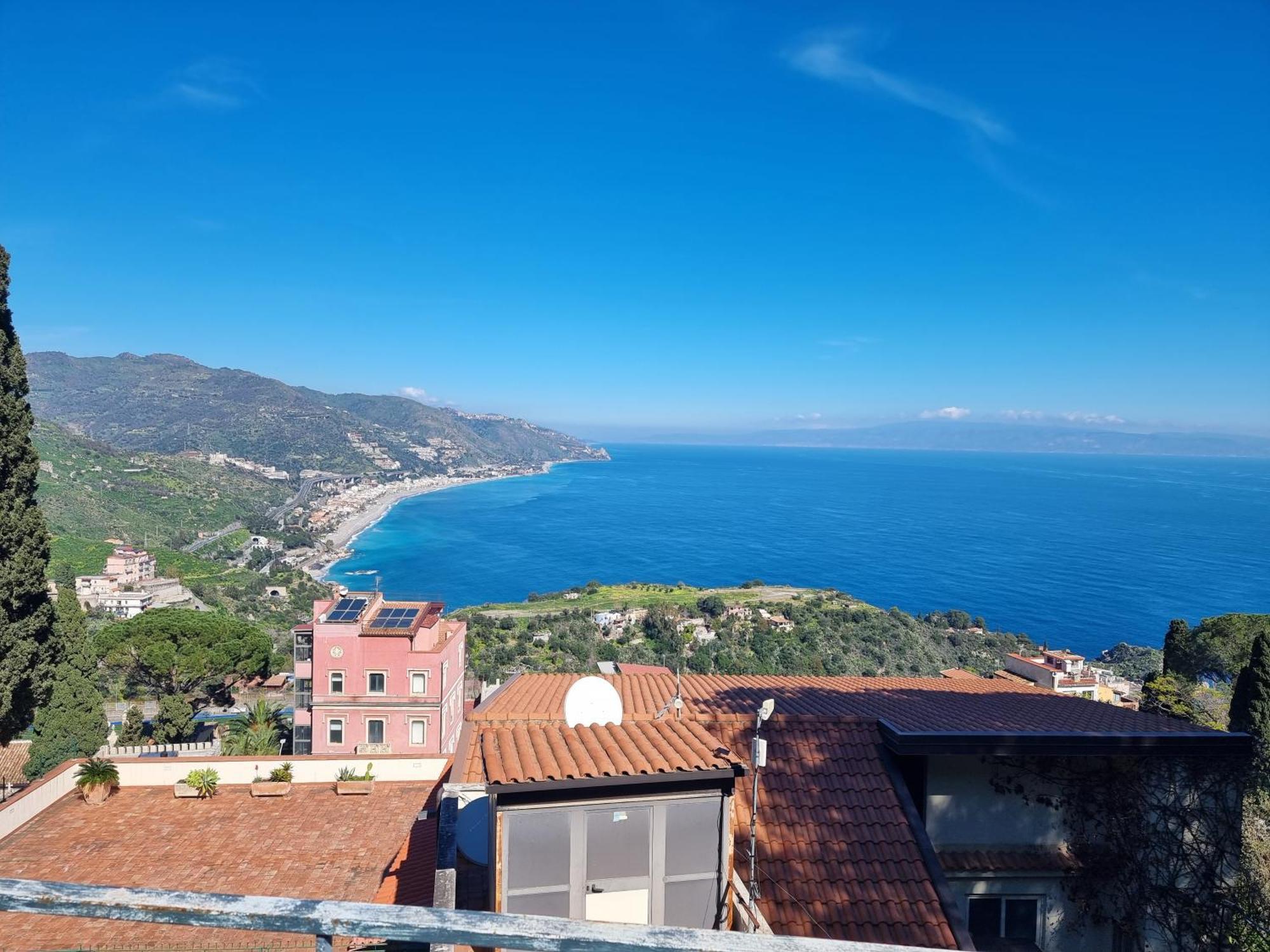Borgo Di Taormina Apartments By Holiday World Gaggi Exterior foto
